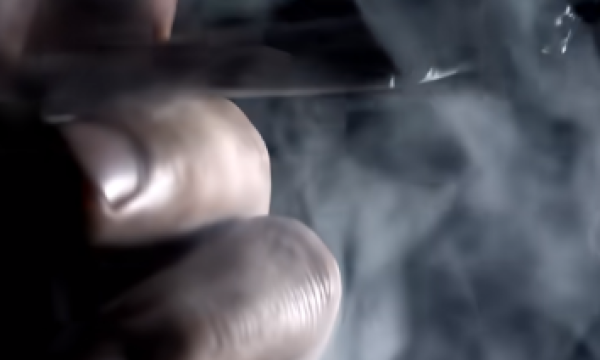 职场二手烟可致肺癌 + 皮肤早衰!深度解析空气堡P1为啥能科学治理二手烟